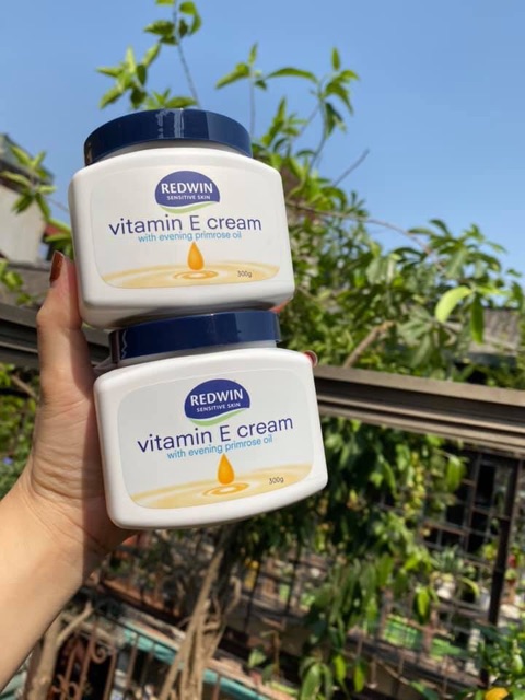 Kem dưỡng da Redwin Vitamin E- Hàng Úc, hộp 300gr | BigBuy360 - bigbuy360.vn