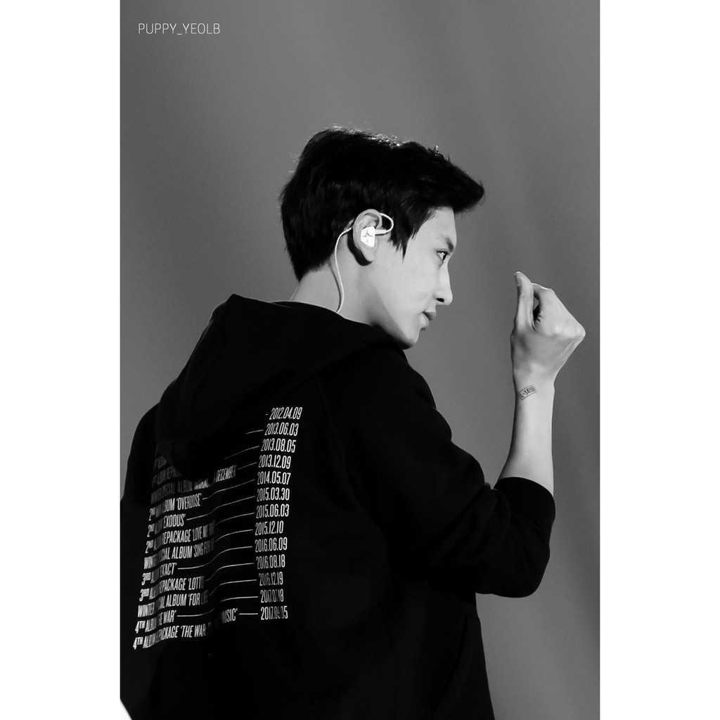 Áo Hoodie EXO PLANET #4 - The ElyXiOn Concert TEE 2018