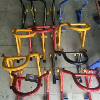 Bẫy nâng xe máy - chân chống xe máy