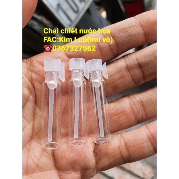 Chai đựng mẫy text sản phẩm