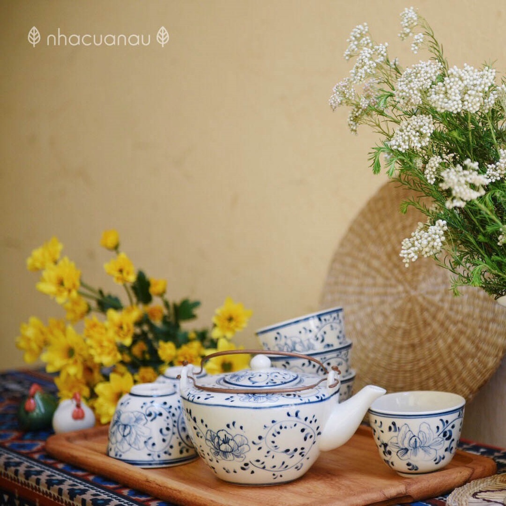 Bộ ấm chén bình trà Hoa Phù Dung, sản phẩm của các nghệ nhận làng gốm truyền thống Bát Tràng