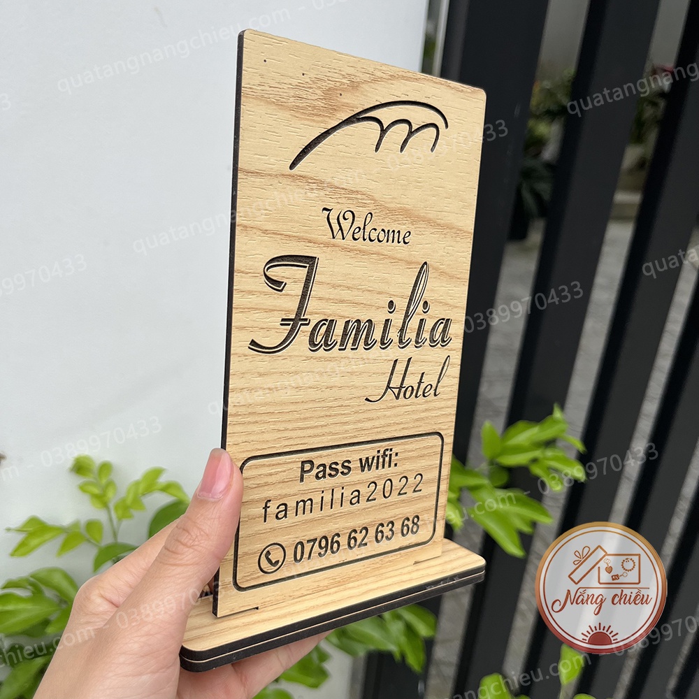 Bảng thông tin để quầy lễ tân khách sạn, bảng gỗ để bàn- Thẻ để quầy khắc gỗ