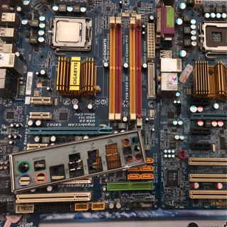 Main P43 Gigabyte