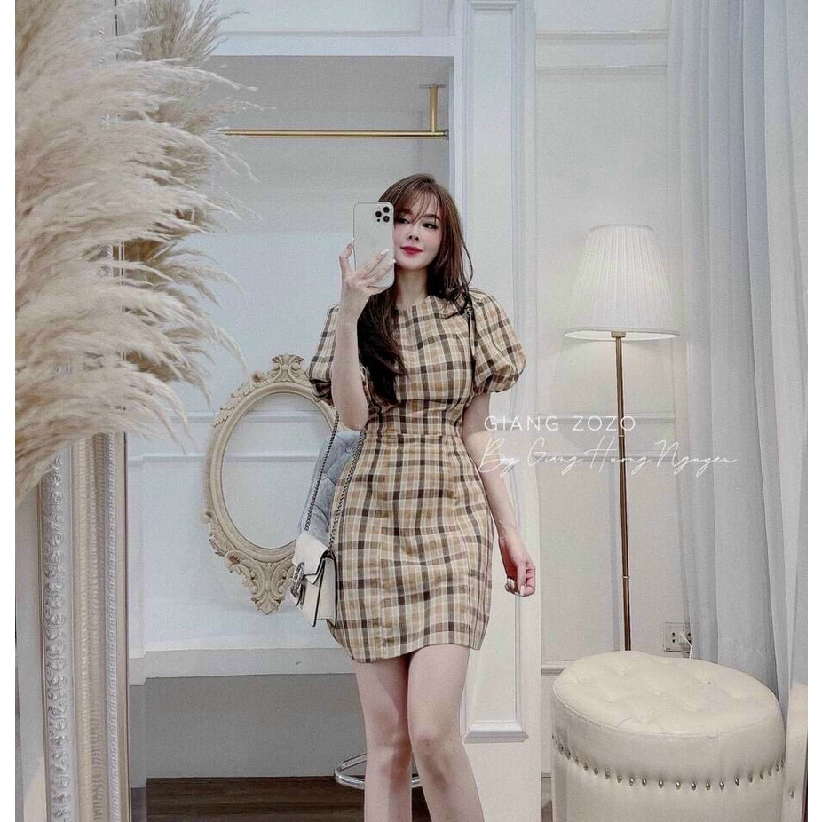 Đầm họa tiết kẻ màu phối cổ tròn ống tay phồng nhìn trẻ trung sang trọng màu dễ mặc sáng da