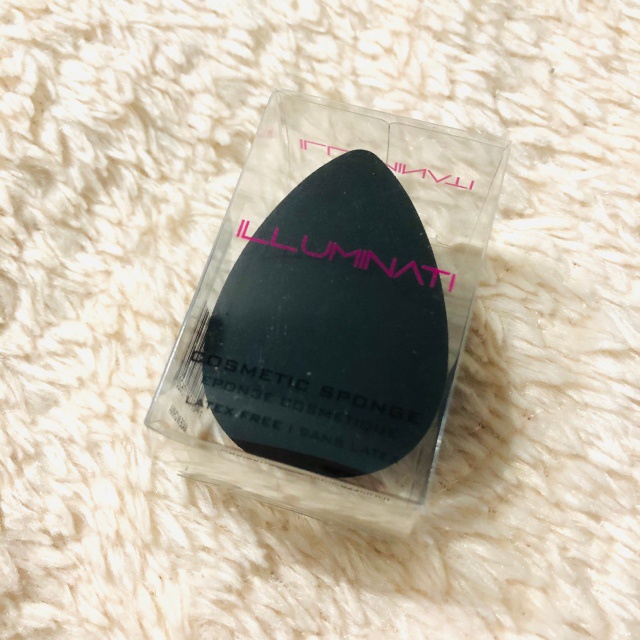 Mút trang điểm Illuminati Black Cosmetic Sponge