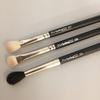 Cọ Tán Màu Mắt MAC 239 - Mac Eyebrush