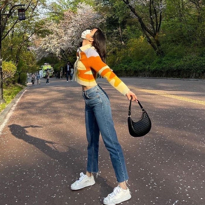 Áo cardigan cheap moment Lisa  loại có thêu chữ