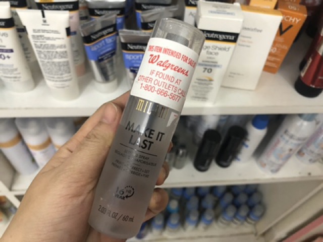 Xịt khoáng khoá lớp nền trang điểm giúp lâu trôi giảm nhờn milani | BigBuy360 - bigbuy360.vn