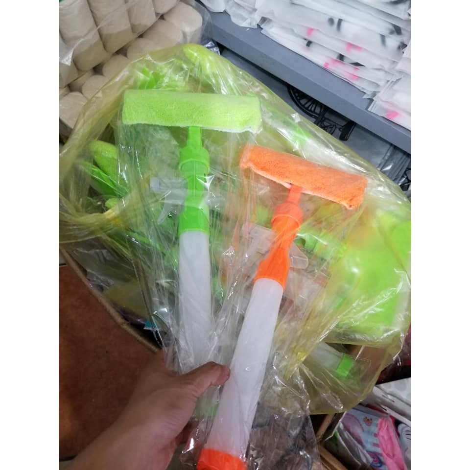 [SIÊU GIẢM GIÁ] chổi lau kính kèm bình xịt. siêu tiệndụng