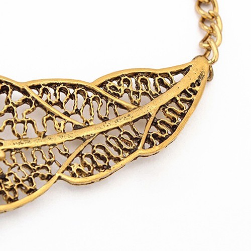 Dây chuyền kiểu dân tộc có mặt hình gân lá cá tính
