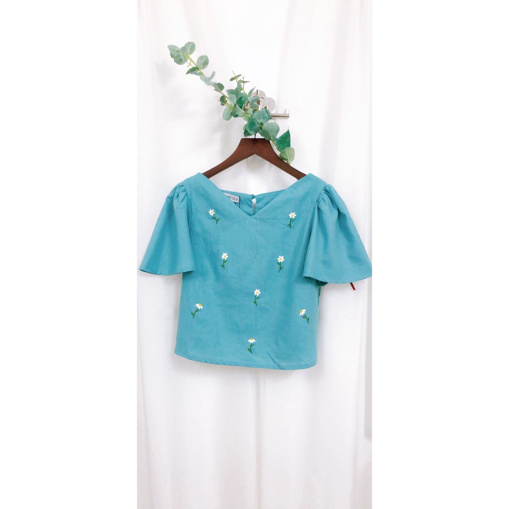 Jenny Le - Áo linen thêu tay cúc họa mi Daisy Top JL119
