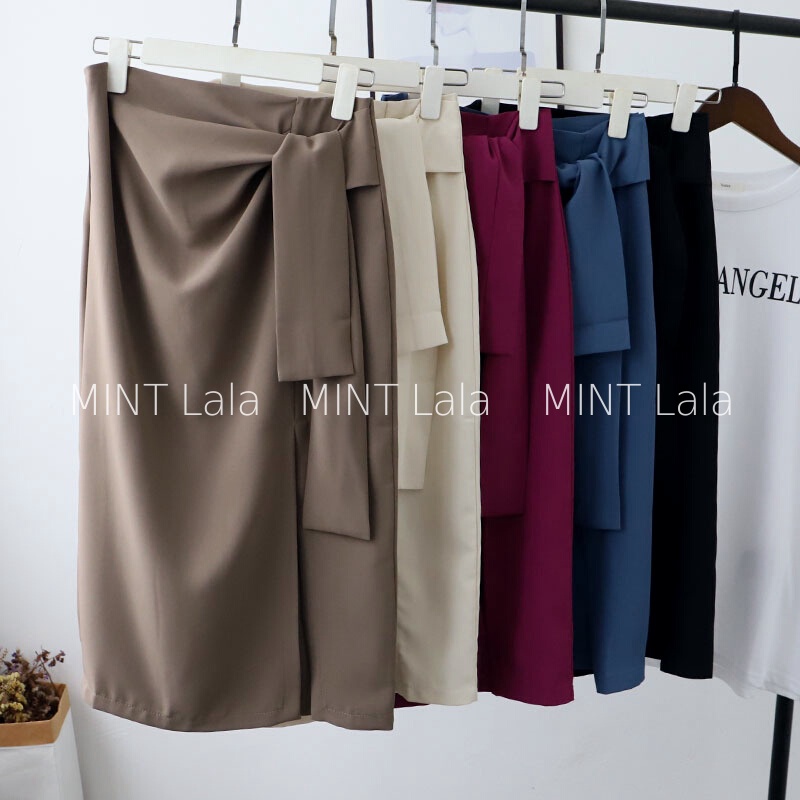 Chân Váy Công Sở Dáng Dài Xẻ Đùi Buộc Vạt Eo Thanh Lịch
