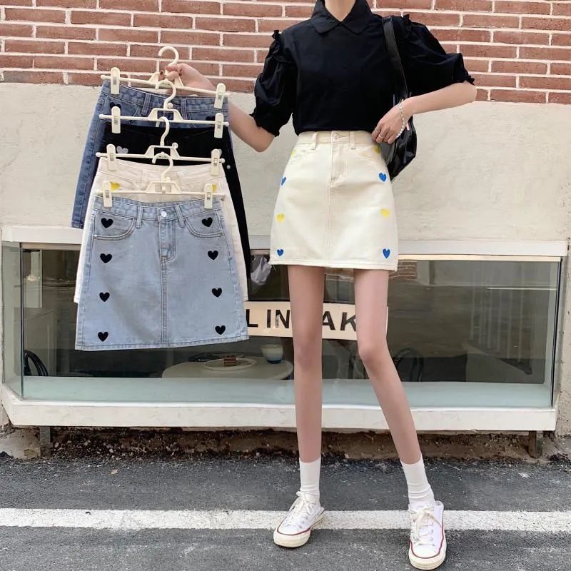 chân váy jean Chữ A Lưng Cao Thêu Họa Tiết Xinh Xắn Dành Cho Nữ