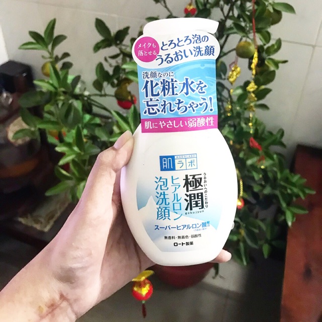 Sữa rửa mặt tạo bọt sẵn