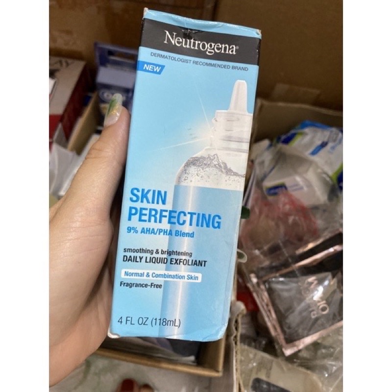 Dung dịch tẩy tế bào chết Neutrogena Skin Perfecting