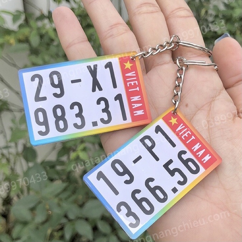 Móc khoá mica in biển số xe theo yêu cầu