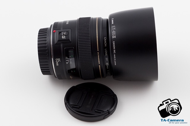 Lens hood (Loa che nắng) Canon ET-65III sử dụng cho lens 85mm f1.8, 100mm f2.0, 135mm f2.8