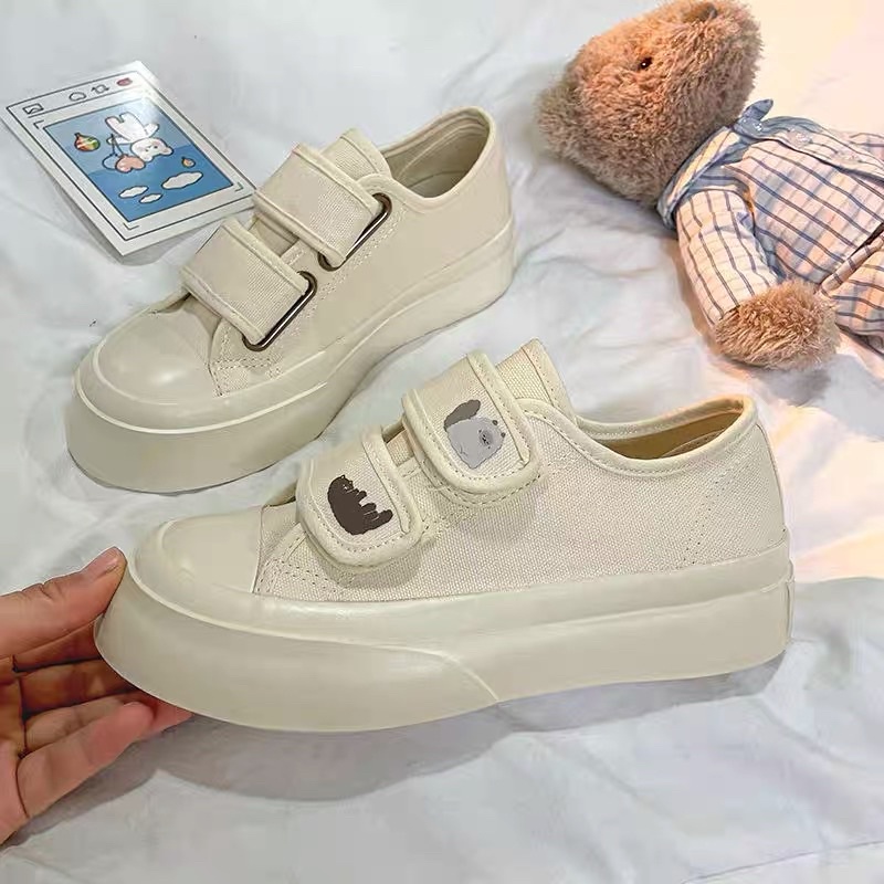 Giày Sneaker Đế Bánh Mì In Gấu Độn Đế Quai Dán Dễ Thương Giày Đi Học