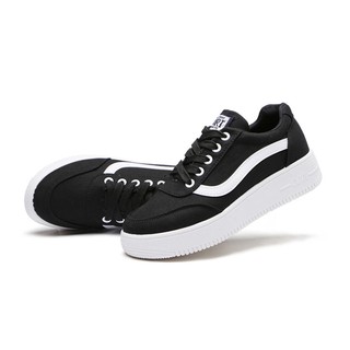 Giày Sneaker Nữ 
