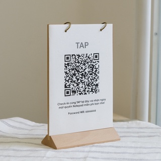 Kihowa | Bảng gỗ Standee thông báo để bàn size A5 gỗ tự nhiên, màu vàng sáng có khoen