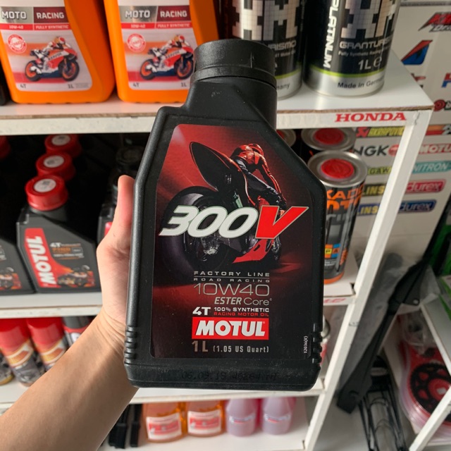 Nhớt Motul 300V tem 3 lớp