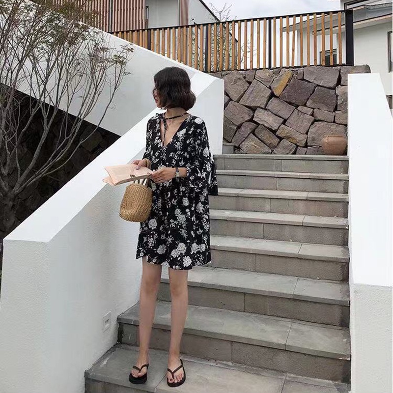 Đầm Ielgy tay áo dài trung bình cổ chữ V size lớn dáng rộng phối bèo họa tiết hoa xinh cho nữ