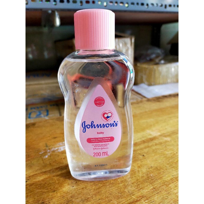 Dầu massage và dưỡng ẩm Johnson Baby Oil 200ml