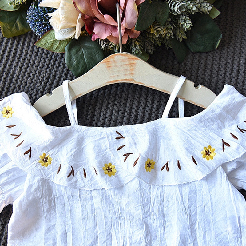 Bộ đồ BEAR LEADER gồm áo kiểu trễ vai họa tiết hoa và quần đùi thời trang 2022 dành cho bé gái từ 3-7 tuổi