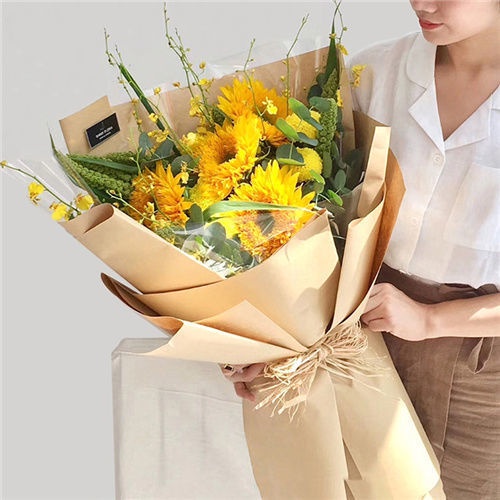 Giấy Kraft bó hoa, gói quà, trang trí - họa tiết hoa tulip -  xốp Hàn - giấy báo