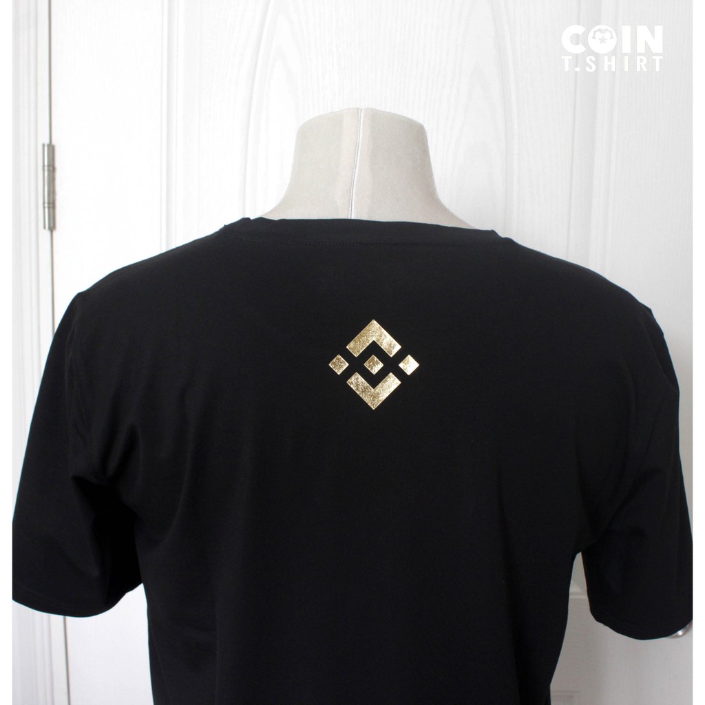 BINANCE màu nhũ vàng., Bitcoin