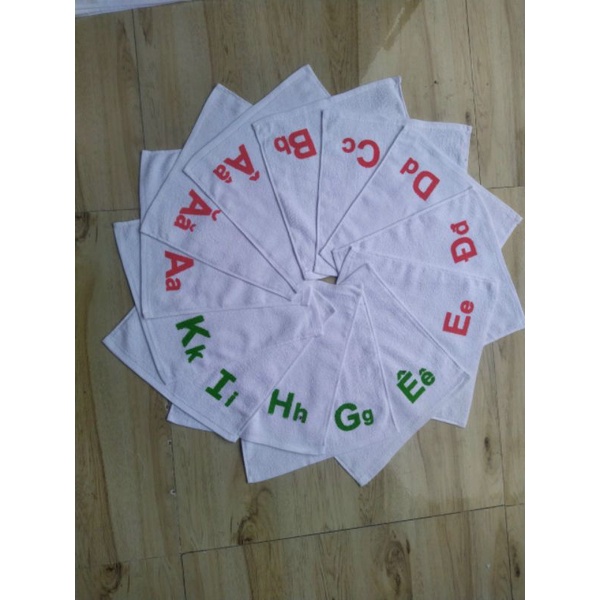 KHĂN MẦM NON IN ABC +123 + TẶNG KÈM DECAL DÁN CA CỐC