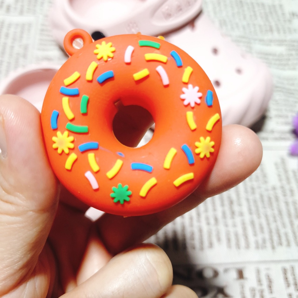 [4D Bánh] Nút gắn hkdesign/ phụ kiện trang trí gắn dép có lỗ, dép duet, sục (01 Cái)