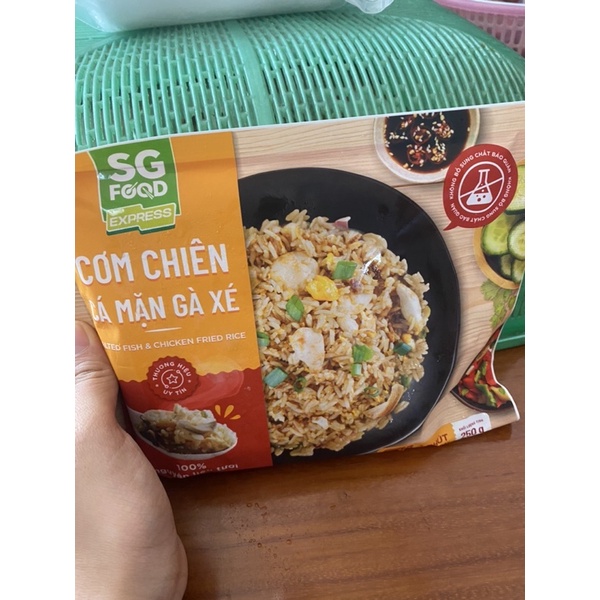 Cơm chiên cá mặn gà xé SG Food | BigBuy360 - bigbuy360.vn