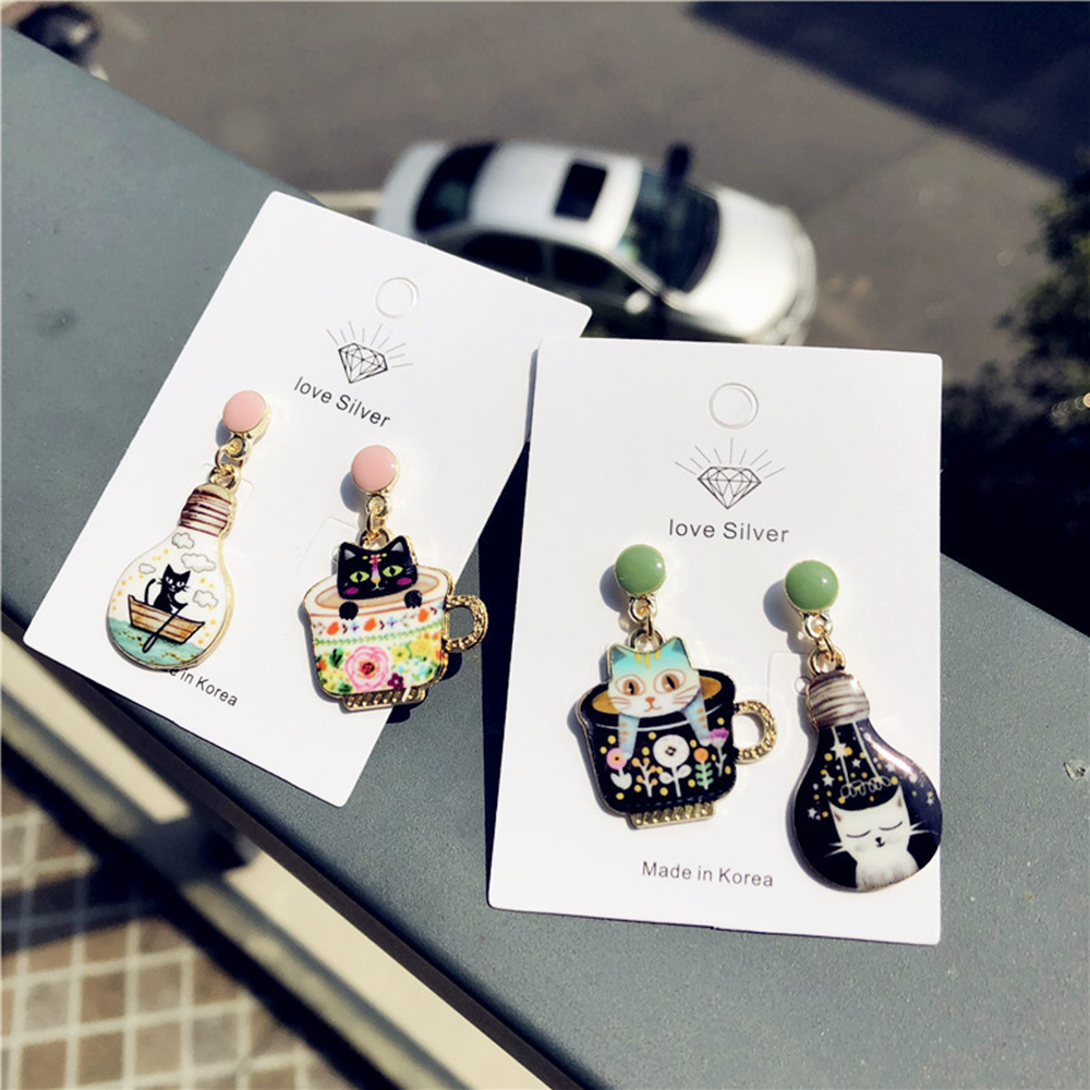 Khuyên tai họa tiết chú mèo đáng yêu cho nữ