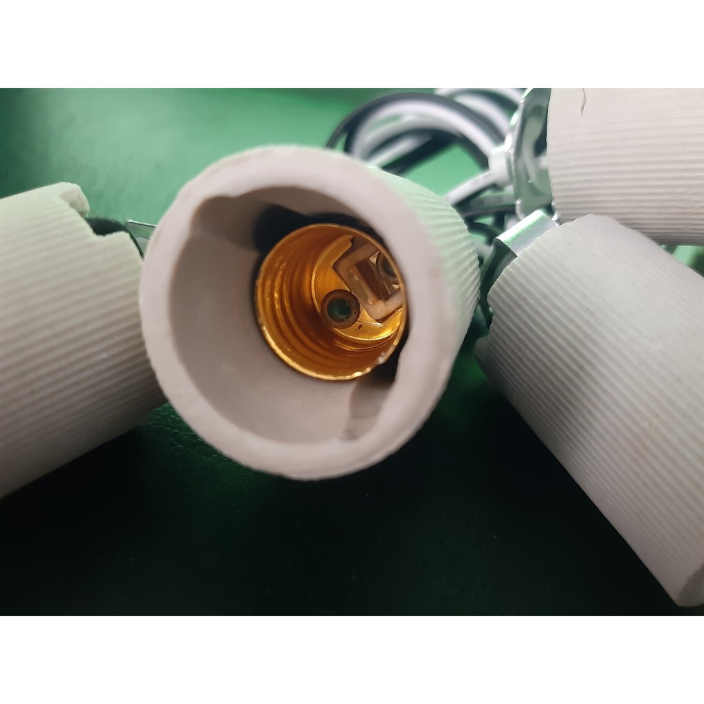 Đui đèn xoáy sứ E14