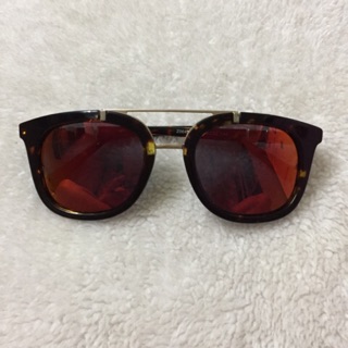 Kính mát nữ LOUIS VUITTON mã Z0649w