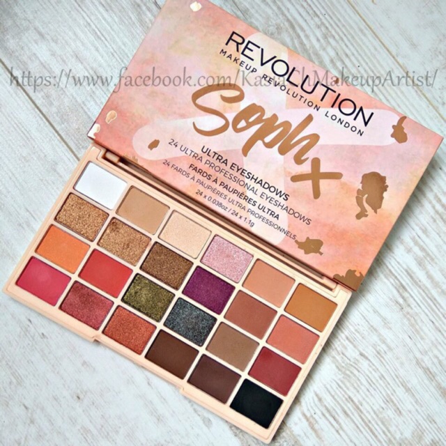 Bảng mắt Make Up revolution