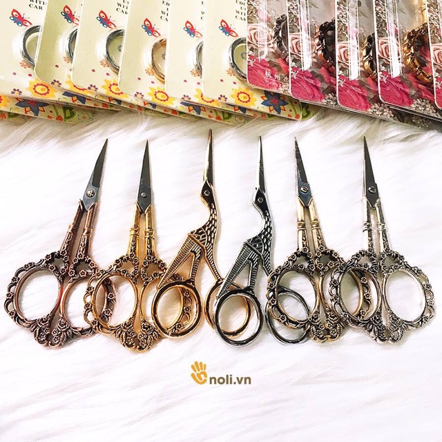 Kéo hoạ tiết cổ châu Âu