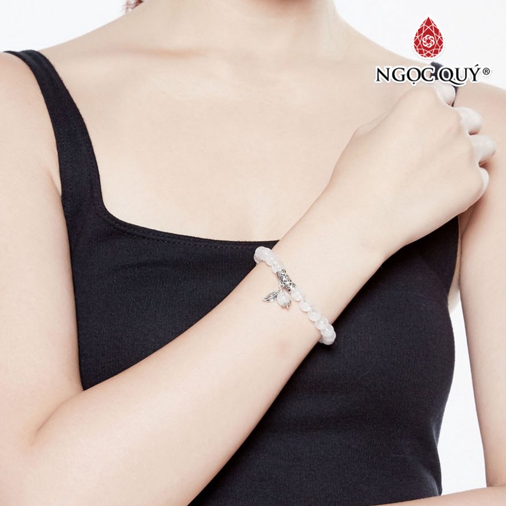 Vòng tay TA ưu linh trắng mix charm lá bạc - Ngọc Quý
