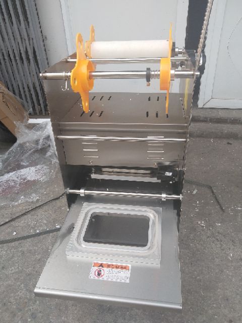 Máy dập khay nhựa thủ công, máy đóng hộp thịt, đậu hũ