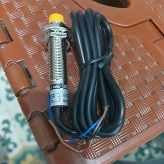 Công tắc cảm biến tiệm cận OMRON 6-36VDC phi 12 - LJ12A-3-4-Z/BX NPN