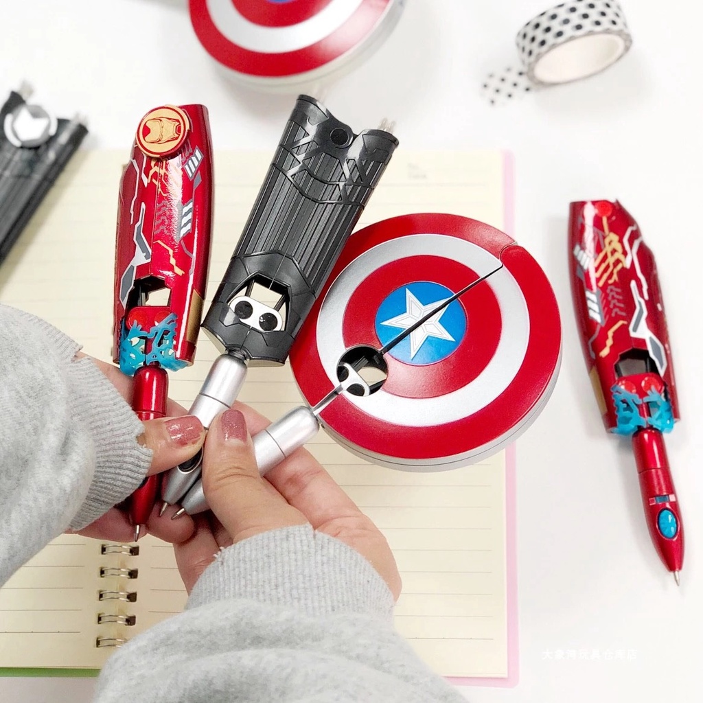 Bút bi Biệt Đội Báo Thủ Hawkeye anime chibi dụng cụ học tập ghi chép xinh xắn