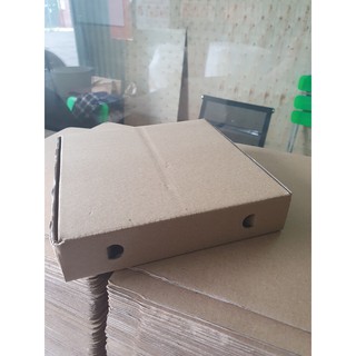 Hộp pizza trơn có sẵn nhiều size giá rẻ tận xưởng. Nhận đặt in ấn theo yêu cầu!
