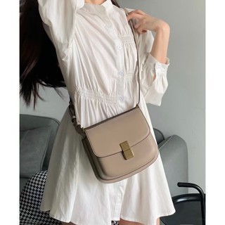 Túi quốc dân siêu hot cho chị em