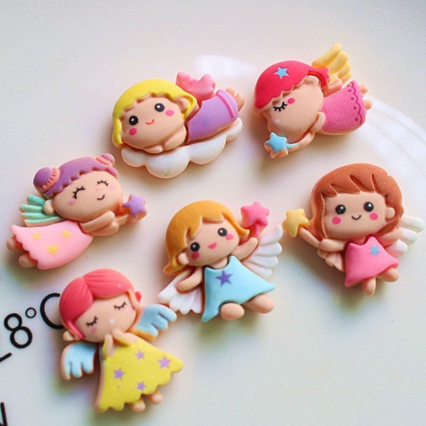 Charm (C367) slime/ Dụng Cụ Charm Trang Trí [Ko Keo &amp; Nút] Hình Em Bé Gái Màu Hồng (Khoảng 2.6x2.4cm)