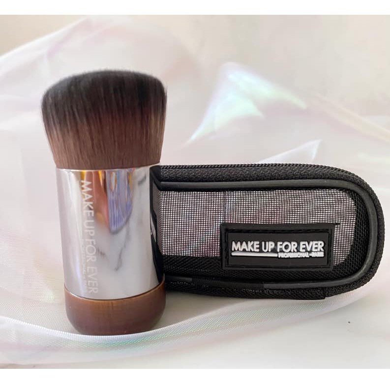 Cọ Nền Makeup Forever Buffing Foundation Brush 112 (Kèm Túi)