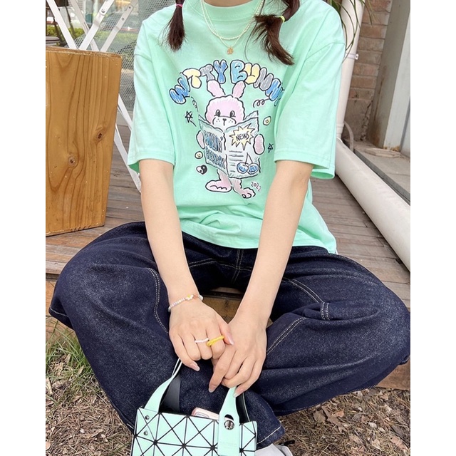 Áo thun hình in phong cách Hàn Quốc