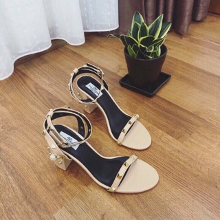 Sandal đinh tán gót ngọc