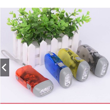 Đèn Pin Sạc Tự Động Bằng Tay