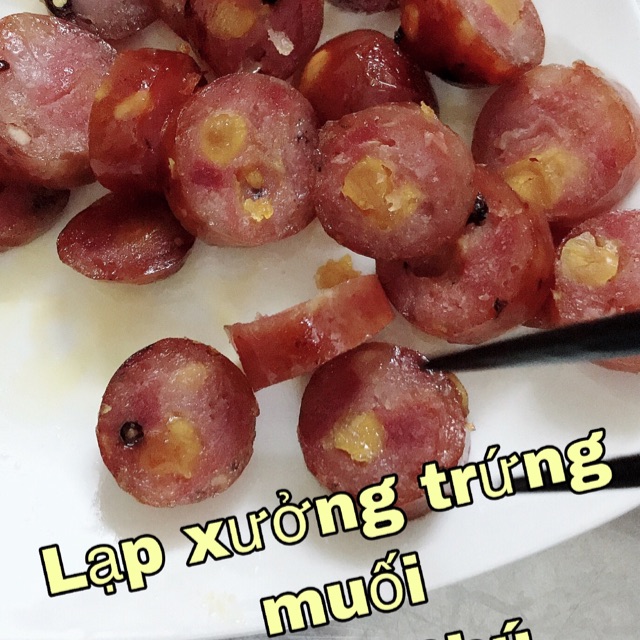 Lạp xưởng trứng muối